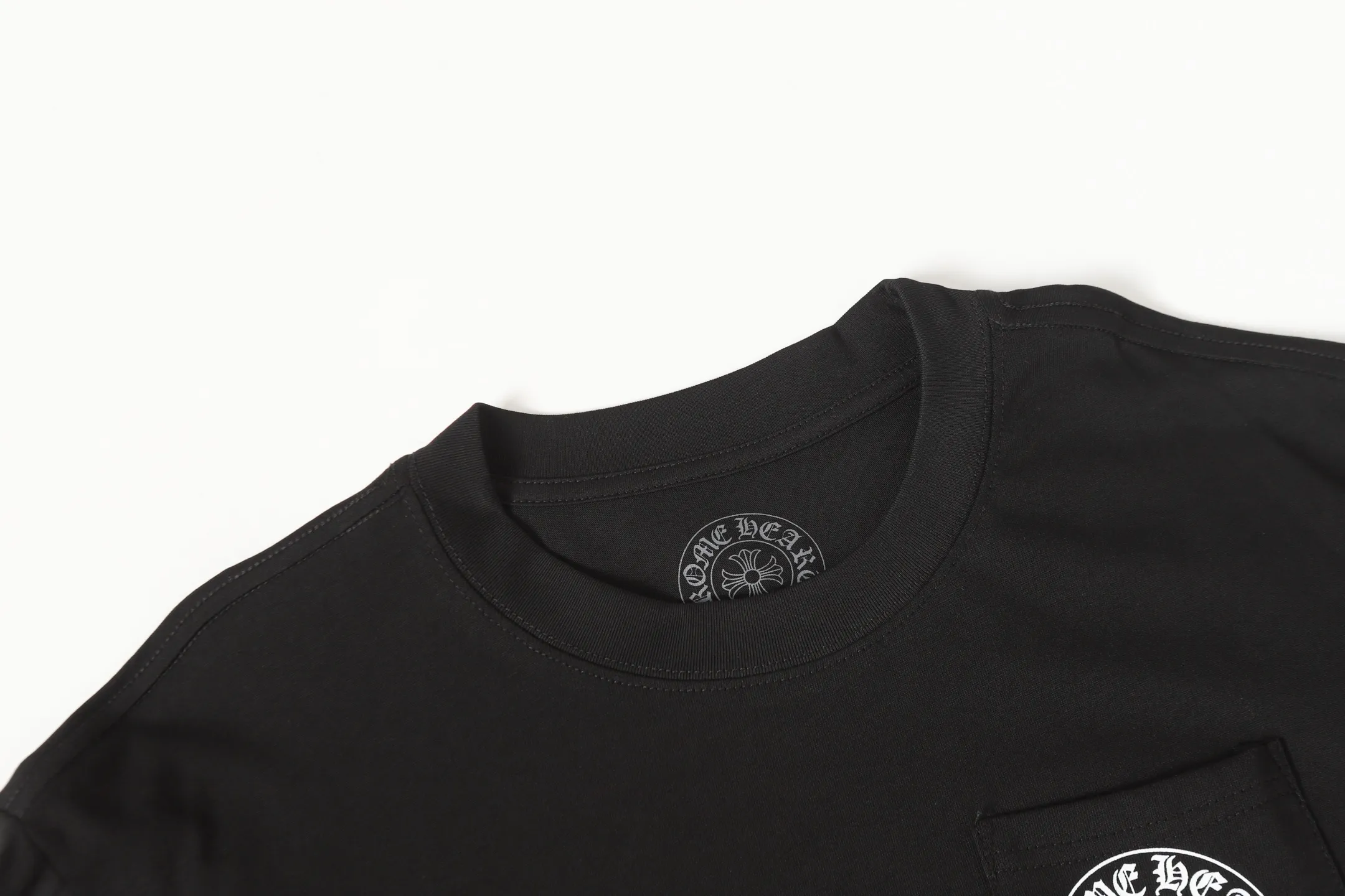 P140 2113 - Chrome Hearts/Chrome Hearts Hong Kong limited Sanskrit letter printed short-sleeved T-shirt - High weight, high density and high quality. The wool is soft, delicate and skin-friendly. It feels soft and silky. It has excellent warmth and skin-friendly properties. - Custom-woven and dyed, no color difference, no matter the fabric or workmanship details. Rolled over the ordinary version on the market -Colour: black white -Size: S M L XL